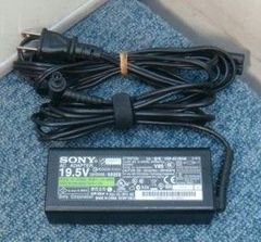 SONY AC ADAPTER VGP-AC19V48 19.5V~3.3A コネクタ外径約6.5mm 内径約4.3mm センターピンあり