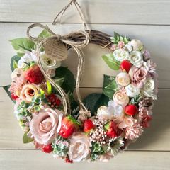7-19 春リース　春待ちリース　花かごリース　花かご風　ぷっくりリース　小花いっぱいグリーンリース　いちごのリース　ウォールグリーン　ナチュラルリース　ボタニカルリース　店舗　什器　ディスプレイ　ナチュラルインテリア