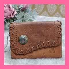 《 ANNA SUI 》　アナスイ　アンジェリーナ　パスケース　カード入れ　定期入れ　名刺入れ　キャメル　送料無料・匿名配送・最短即日発送いたします！　163