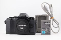 ★極上美品★《ショット数5,311回 》オリンパス OLYMPUS OM-D E-M10 ブラック ボディ ミラーレス一眼レフ★　J8107#19