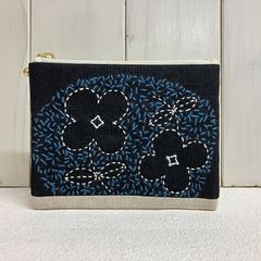 ミニポーチ【白い花と青いクレイジーステッチ 紺色】　刺し子・麻・帆布