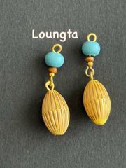 2964ウッドビーズピアス イエローブルー 軽いピアス プチプラピアス 樹脂ピアス