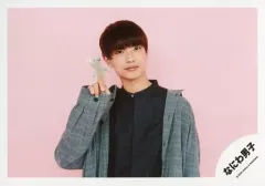 【中古】生写真(ジャニーズ) なにわ男子/高橋恭平/横型・上半身・衣装グレー・黒・右手指人形・口閉じ・背景ピンク/Greeting Photo ～ニューイヤーVer.～/公式生写真