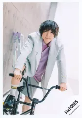 【中古】生写真(STARTO) SixTONES/松村北斗/全身/シングル「音色」MV＆ジャケ写オフショット/公式生写真
