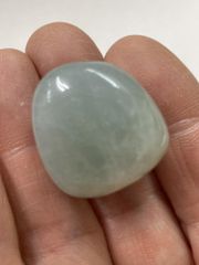 【E29308】モザンビーク産アクアマリン　ペブル＊磨き石　緑柱　Aquamarine