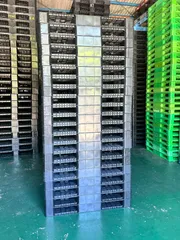 【美品】中古プラスチックパレット1100×1100×110 両面使用 4方差し(送料別)ご購入希望の方は専用ページを作成致しますのでこちらからは購入しないようにお願い致します。