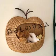ウォールデコレーション 北欧 ヴィンテージ ラタン壁掛け 収納バスケット 手織り 多目的オーガナイザー 鍵 おもちゃ 雑貨 ナチュラルフィニッシュ 素朴 ホームデコレーション キーホルダー付き 編み込みテクスチャー 玩具収納ボックス リンゴ型 梨型