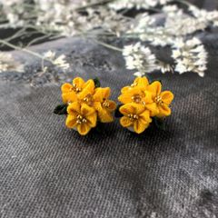 ❁大人かわいいつまみ細工菜の花イヤリング❁着物・和装・浴衣・小さなつまみ細工クリップシリコンカバー付き・クリップイヤリング・ハンドメイドアクセサリー