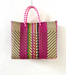 メキシコ製メルカドバッグＸＳサイズ／フューシャ系ストライプＶ編み