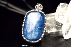 【１点物】シルバー925◇繊維結晶 カイヤナイト　20x13mm　オーバル ペンダントトップ パワーストーン 天然石 _PC4191