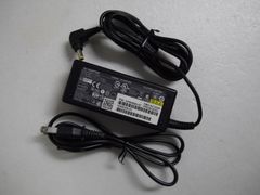 富士通 純正 A11-065N5A FMV-AC332A 19V-3.42A 外径5.5mm/内径2.5mm 充電器