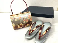 【美品 和装小物セット】草履＆バッグ 桜模様 グレー×レッド×ゴールド／成人式 卒業式 結婚式 振袖 訪問着 留袖に／フォーマル 高級感あり 上品デザイン