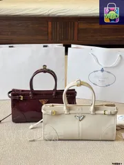 【今日特価】Vintage Prada ヴィンテージ プラダ ハンドバッグ（32×15cm）