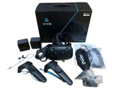 ■  HTC VRヘッドセット コントローラー 映像機器 本体 箱付き VRゴーグル Virtual Reality Headset