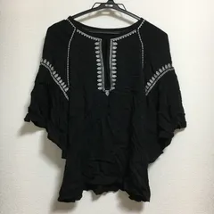 グローバルワーク　刺繍カットソー