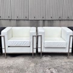 🛋️🇨🇭ル・コルビュジエ　リプロダクト　白　一人掛け　1人掛け　1人用ソファ　ホワイト　【2脚あり】【1脚の価格】【店舗まで引き取り限定価格】【配達の場合ご相談ください】