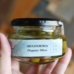 淡路島 オリーブ 【塩漬け】70g 手摘み オーガニック 保存料不使用 季節 数量 限定 国産 100% オリーブの実 フレッシュ フルーティー 自凝雫塩
