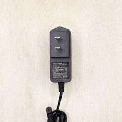 山真製鋸 純正 神風 充電用ACアダプター(4400/5200兼用) - メルカリ