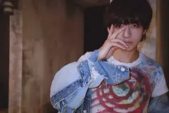 【中古】生写真(男性) BTS(防弾少年団)/V(ブイ)/横型・ポストカードサイズ/「2018 BTS EXHIBITION BOOK」特典生写真