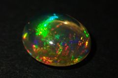 天然ファイアオパール ルース 1.851ct 約8mm×9mm ソーティング付き！