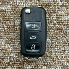 スマートキー　３ボタン　フォルクスワーゲン　5K0837202 　(エンボディスクロック用) ゴルフ,ジェッタ,ポロ,ティグアン,パサートのサムネイル