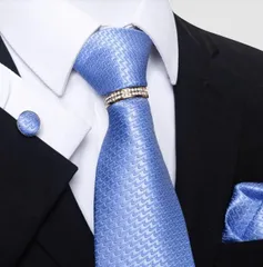 ライトブルー　ネクタイ　リング　ネクタイ　ポケットチーフ　カフスボタン　4点　セット　結婚式 発表会 イベント　パーティー　卒業式　入学式　入社式　父の日　七五三祝い　ビジネス　スーツ　格安　ライトブルー色　ストライプ柄　波柄