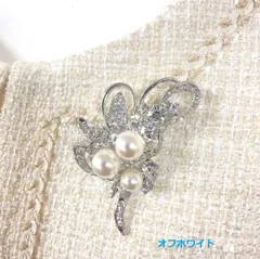 ブローチ クセサリー パール ラインストーン 母の日 結婚式 卒業式 入園式 入学式 発表会 素敵な胸飾りパーティーお誕生日 記念日 クリスマスなどの女性への贈り物オフホワイト　グレー