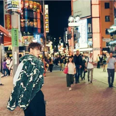 メルカリshops【NEON SIGN】PYTHON JACKET 菅田将暉着用のサムネイル