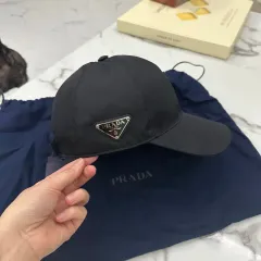 2025年最新】PRADA キャップの人気アイテム - メルカリ