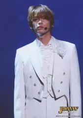 【中古】生写真(ジャニーズ) Hey! Say! JUMP/高木雄也/ライブフォト・上半身・スーツ白・目線左・ライト青/JOHNNY’S World