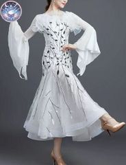 新品 未使用 ストーン輝く スタンダードワンピース 練習着に最適