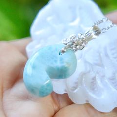 天然石ラリマーのワイヤージュエリーネックレス✧大粒勾玉ペンダント✧ヒーリングストーン