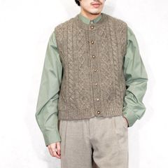 45R リネンのトリコロールケーブルベスト 麻 ニット ワッペン - メルカリ