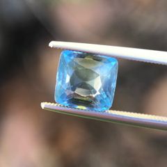 天然　バイカラー　アパタイト　2.940ct　ルース　幻想的なブルー　非加熱　ソ付