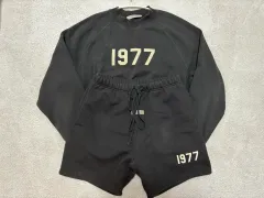 7月13日まで！ESSENTIALS 1977 ブラックパーカー Fear of God Essentials Essentials Hoodie Iron 1977 – KicksZone