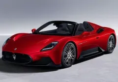 【箱付き美品】200台限定 マセラティ レヴァンテ 1／18 フィギュア 美品】マセラティ レヴァンテ モデルカー ブラック 1/18 BBR製