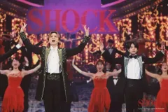 【中古】生写真(STARTO) Kinki Kids・timelesz/堂本光一・佐藤勝利/横型・ライブフォト・2Lサイズ/「Endless SHOCK」ステージフォト(博多座ver.)