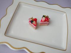 ベリーベリーケーキ(フェイクスイーツ)のチャーム