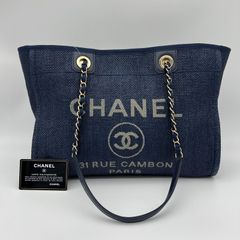 CHANEL（シャネル）ドーヴィル A47001 キャンバス ショルダーバッグ 26番台 レディース【中古】