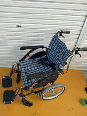 KM-25-0128-06  レッグサポートなし　カワムラ介助用標準車いす　WAVIT Plus　ウェイビット　プラス　WAP16-42