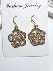 キラキラビジュ―　フラワー　ピアス❤️　限定1