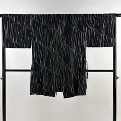【美品】 道中着 身丈94cm 裄丈66cm M 和装コート 幾何学 絞り 黒 正絹 秀品 【中古】