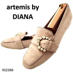 DIANA(ダイアナ)の「足元を主役に♪ビジューバックルボリューム