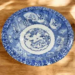 某有名骨董市買入 明治中期 染付 中鉢 鹿紅葉馬文 縁起物 手描き 飾り鉢 骨董 アンティーク 唐草文 時代物