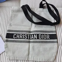 2025年最新】dior エコバッグの人気アイテム - メルカリ