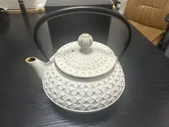 【宇】三越製 山水地文 黄銅蓋鉄瓶 BD399 鉄瓶三越製橋月山水図鉄瓶東洋レーヨン株式会社創立ニ十五周年記念銅蓋