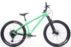Specialized 24インチ XTR 11速 カスタム MTB 子供用 Specialized 24インチ XTR 11速 カスタム MTB 子供用