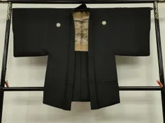 平和屋着物＃男性　黒紋付　長羽織　羽裏：風景文　正絹　逸品　CAAT5736id