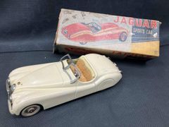 希少 1956年 萬代屋 500マイルレース優勝記念 ジャガー ブリキ