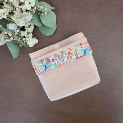 34.蓋なしフリル移動ポケット　リバティ クラシックメドゥ　女の子　おはなの移動ポケット